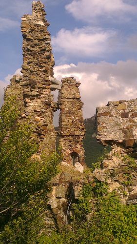 Ruine vers la Cascade des anglais